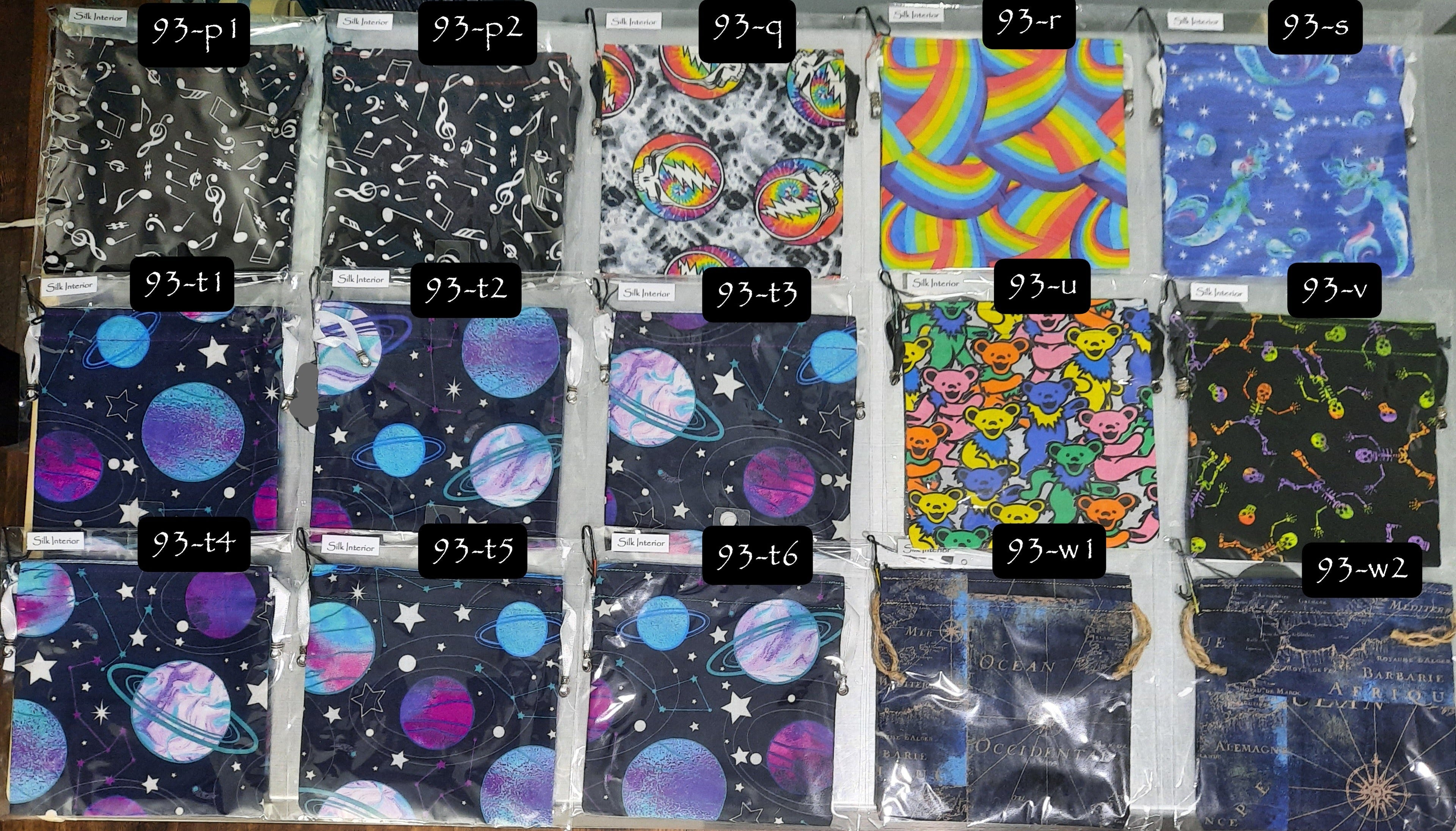 POUCHES ~6 x 6in (L)